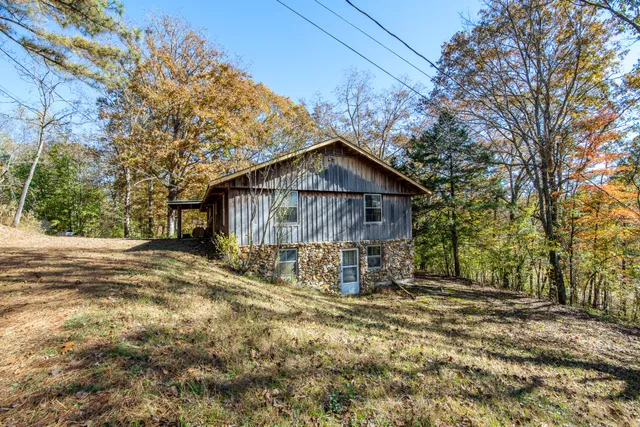 $129,999 | 1317 Shawnettee Road, Collinwood, TN 38450