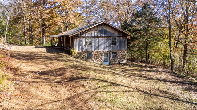 $129,999 | 1317 Shawnettee Road, Collinwood, TN 38450