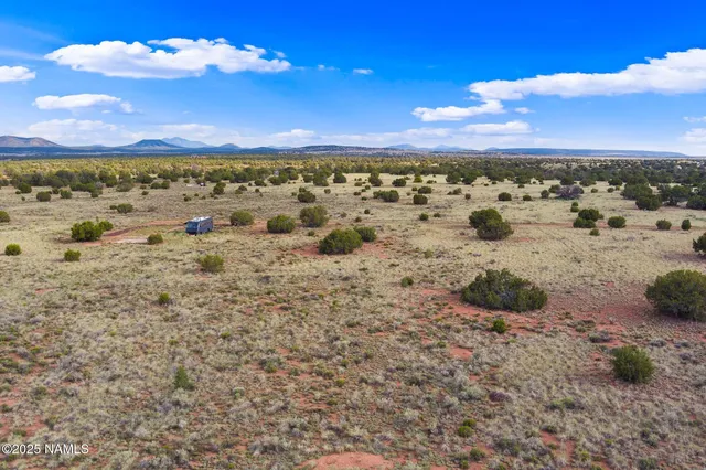 a view of a sky view