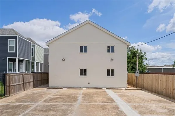 $1,975 | 1318 South Salcedo Street, Unit 202, New Orleans, LA 70125