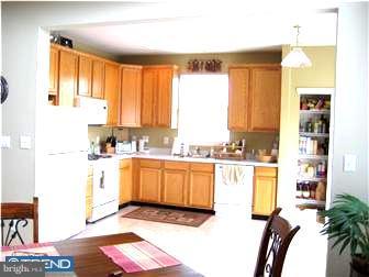 73 Chapel Hill Road Mount Laurel, NJ 08054 - Photo 4 of 12