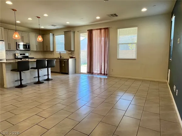 $2,350 | 371 Andy Wheeler Drive, Henderson, NV 89011