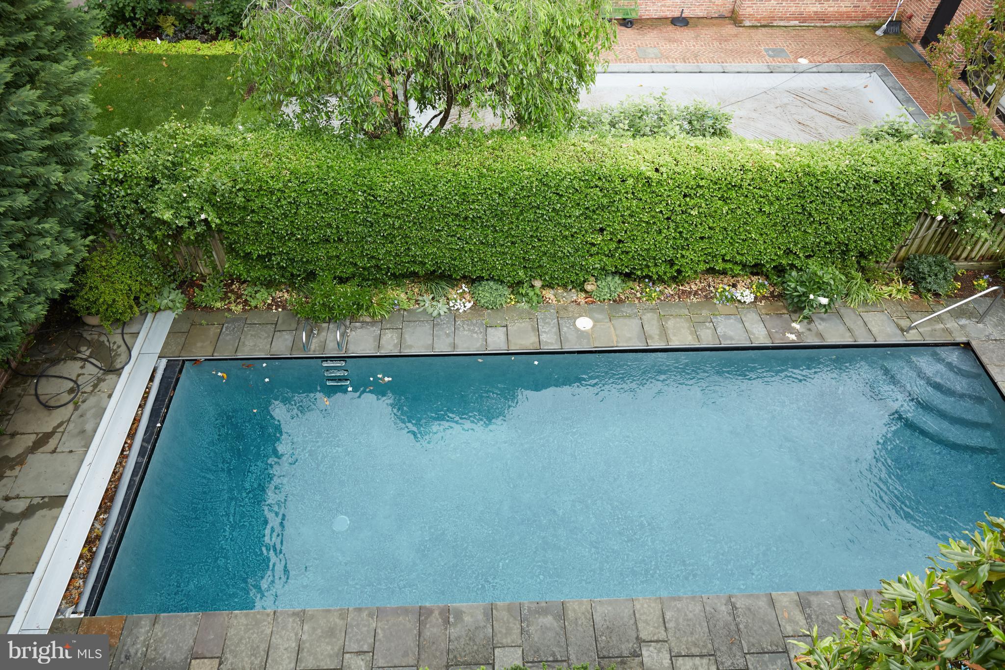 3033 West Ln Keys Northwest Washington, DC 20007 - Photo 27 of 30 a view of a backyard