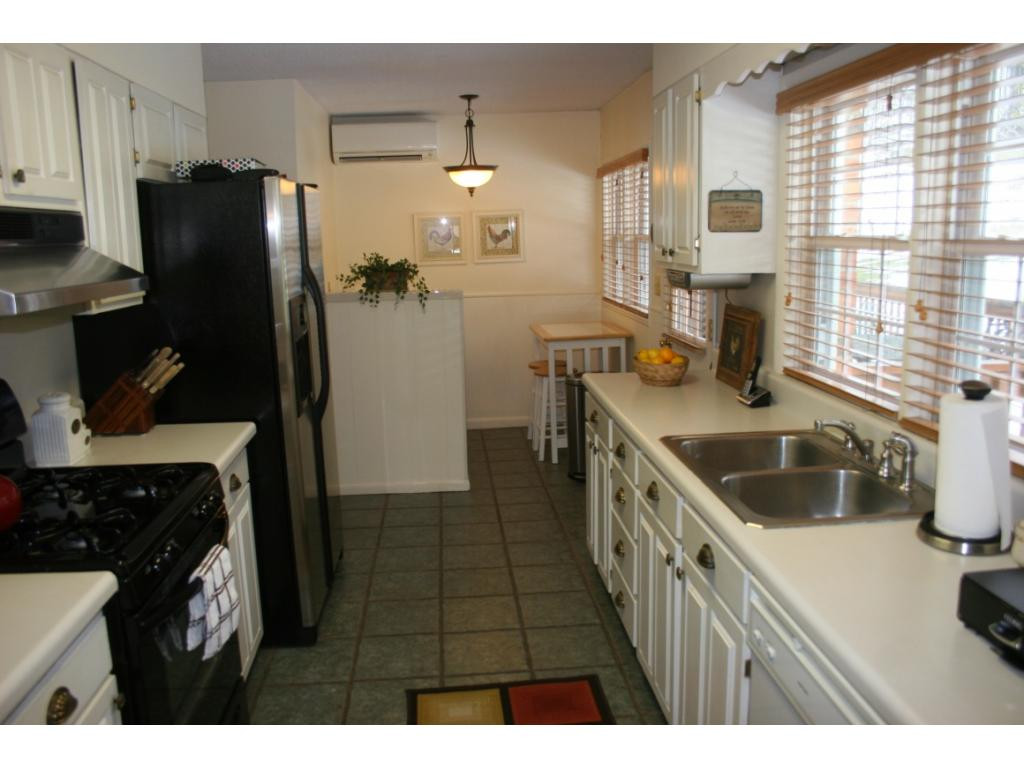 387 Rambo Road Mountain City, TN 37683 - Photo 11 of 35 Photo 11