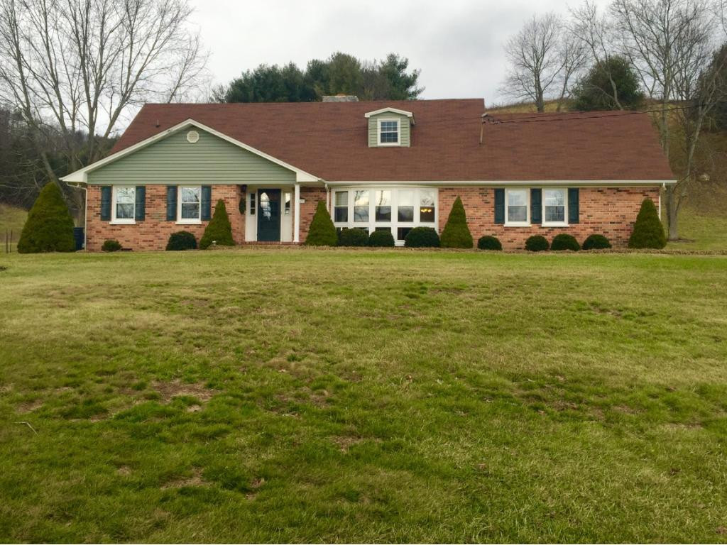 387 Rambo Road Mountain City, TN 37683 - Photo 27 of 35 Photo 27