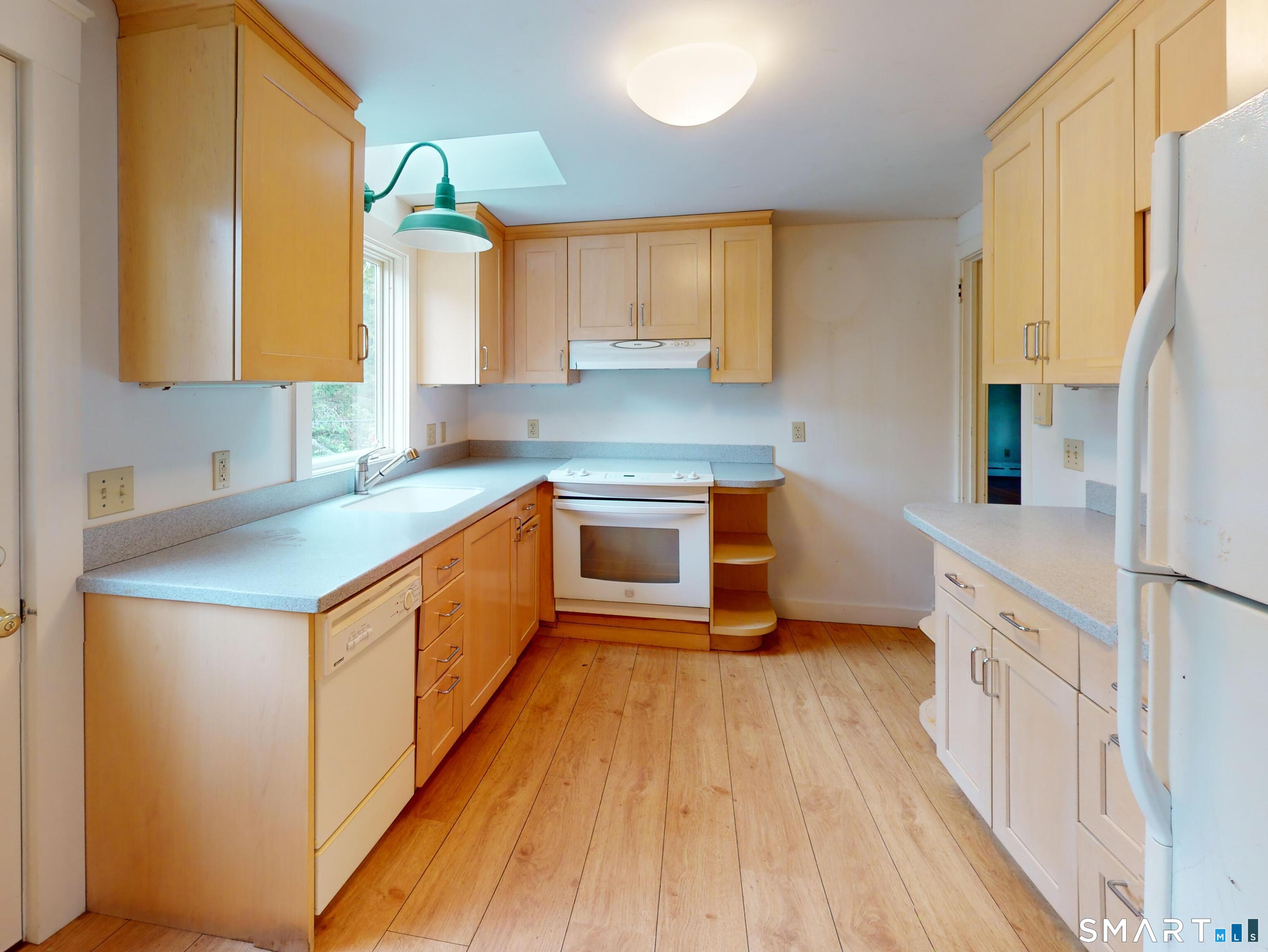 240 Great Neck Road Waterford, CT 06385 - Photo 14 of 34