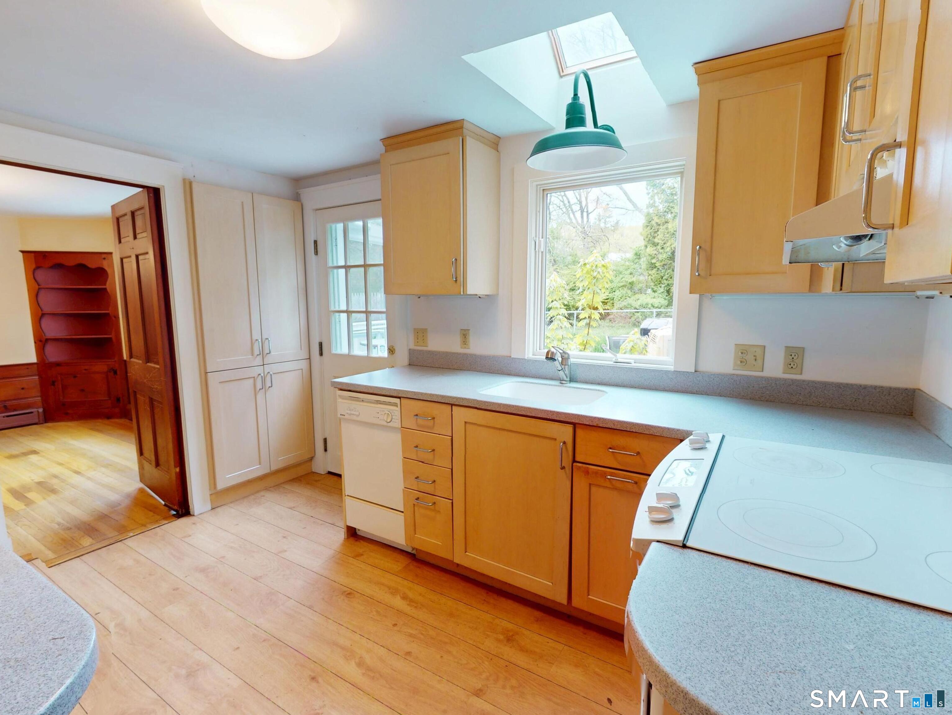 240 Great Neck Road Waterford, CT 06385 - Photo 15 of 34