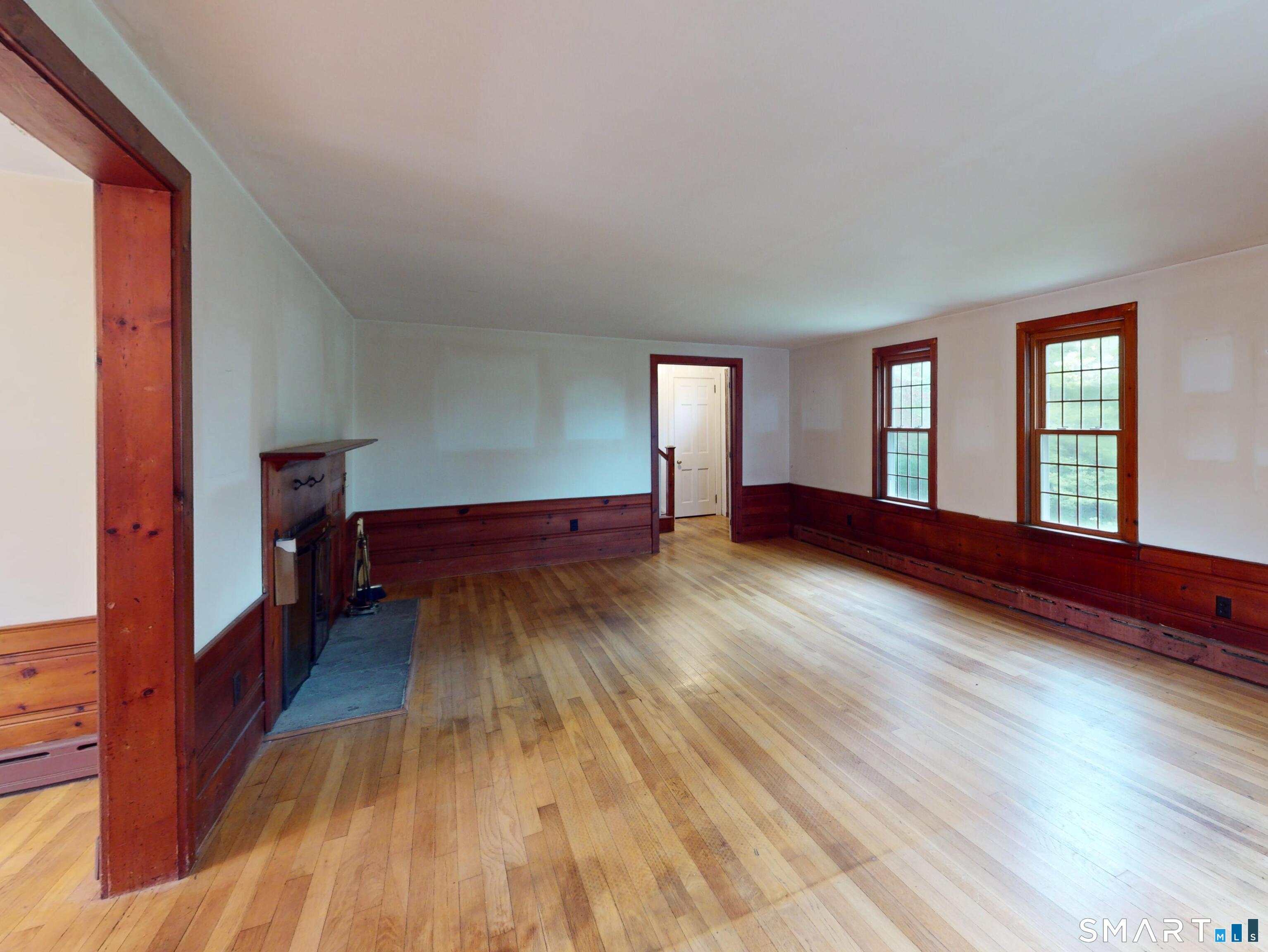 240 Great Neck Road Waterford, CT 06385 - Photo 4 of 34