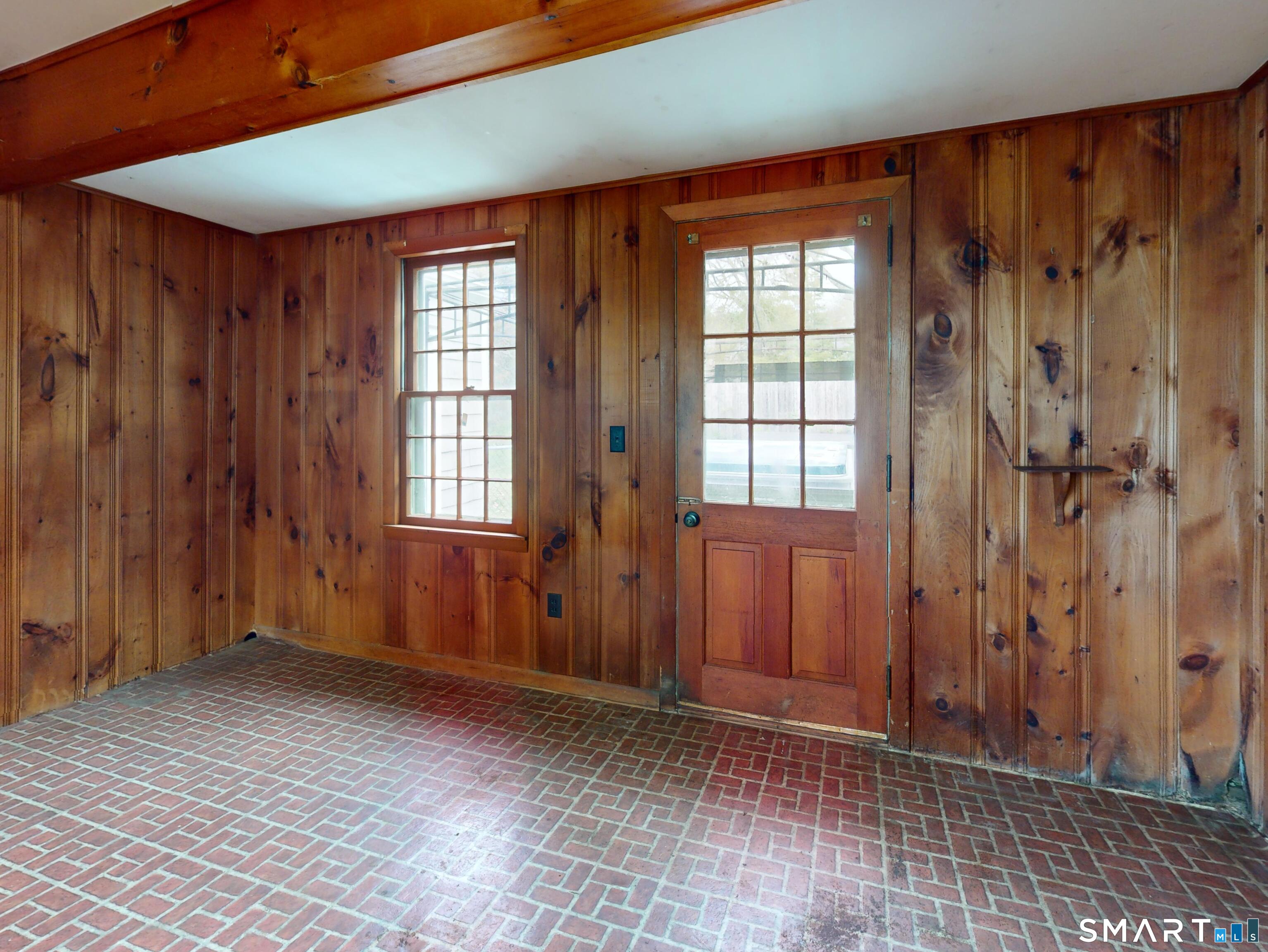 240 Great Neck Road Waterford, CT 06385 - Photo 9 of 34
