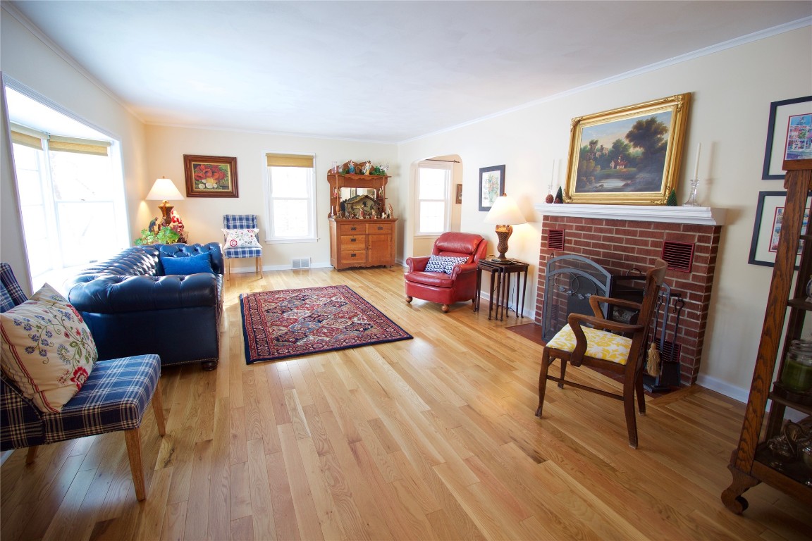 7 Avon Road Binghamton, NY 13905 - Photo 2 of 20 Gallery Image 2