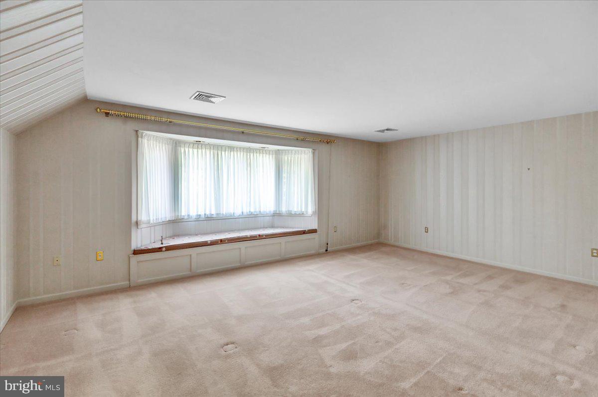 34 Hessian Boulevard Reading, PA 19607 - Photo 40 of 69 an empty room with a window