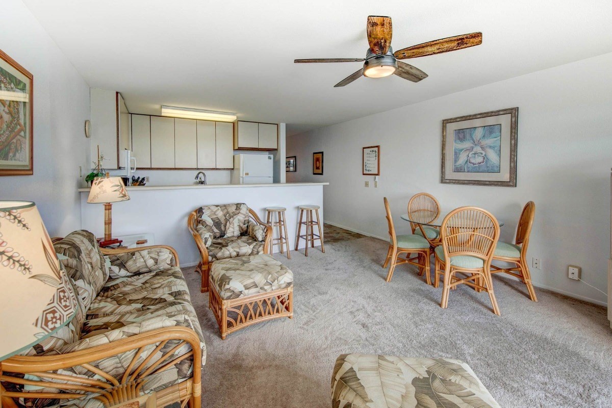 320 Papaloa Road, Unit 213 Kapaa, HI 96746 - Photo 4 of 25 a view of a livingroom with furniture