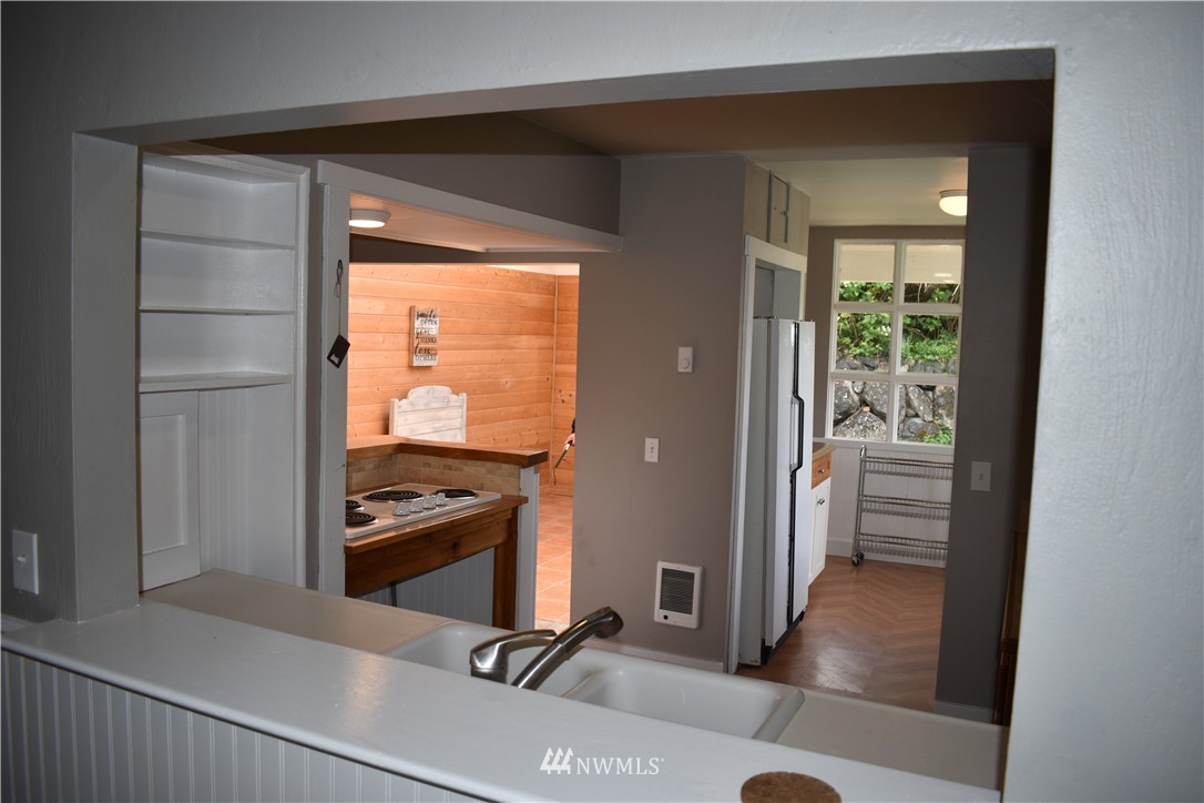 10411 Northeast West Kingston Road Kingston, WA 98346 - Photo 9 of 31