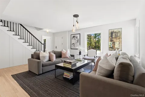 $2,750,000 | 7 Quaker Lane, Chappaqua, NY 10514