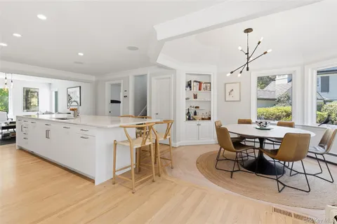 $2,750,000 | 7 Quaker Lane, Chappaqua, NY 10514
