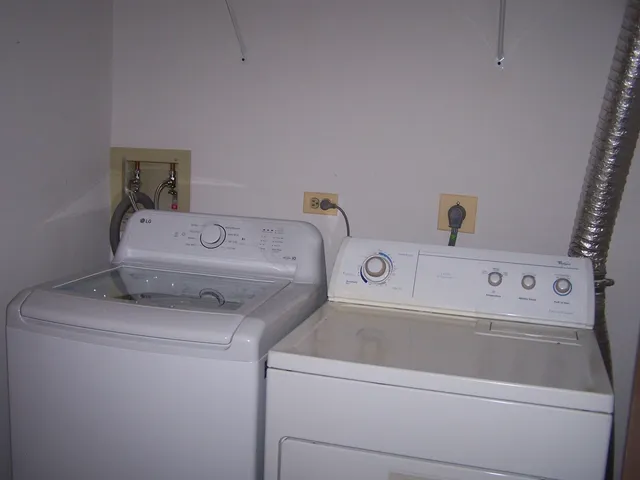 $138,000 | 4302 West Shamrock Lane, Unit 2G, McHenry, IL 60050