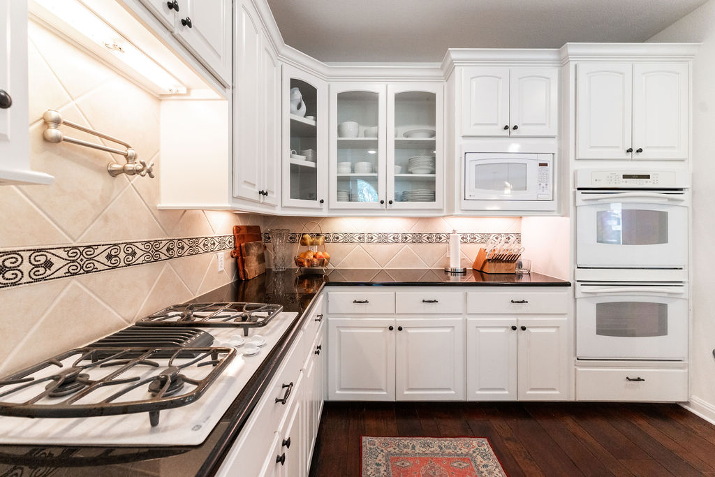 3408 Travis Country Circle Austin, TX 78735 - Photo 9 of 30