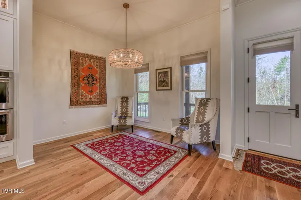 $770,000 | 275 Settlers Secret, Mountain City, TN 37683