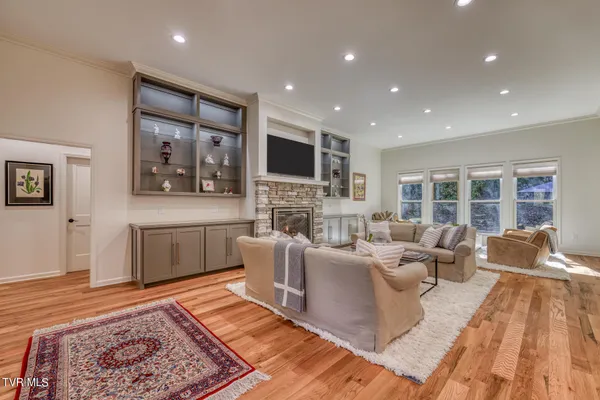 $770,000 | 275 Settlers Secret, Mountain City, TN 37683