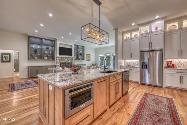 $770,000 | 275 Settlers Secret, Mountain City, TN 37683