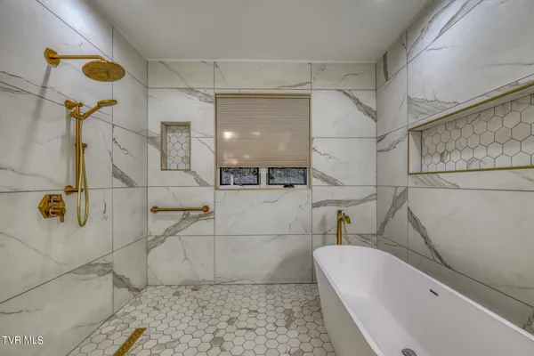 $770,000 | 275 Settlers Secret, Mountain City, TN 37683