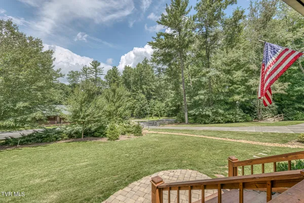 $770,000 | 275 Settlers Secret, Mountain City, TN 37683