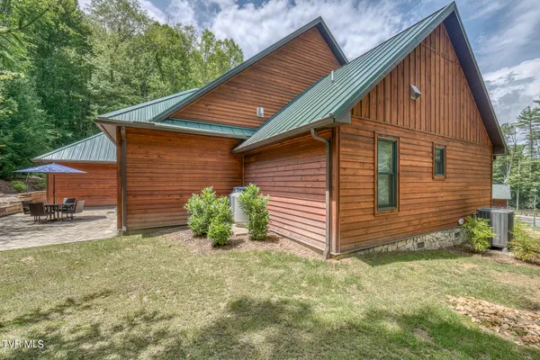 $770,000 | 275 Settlers Secret, Mountain City, TN 37683