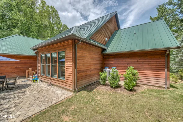 $770,000 | 275 Settlers Secret, Mountain City, TN 37683