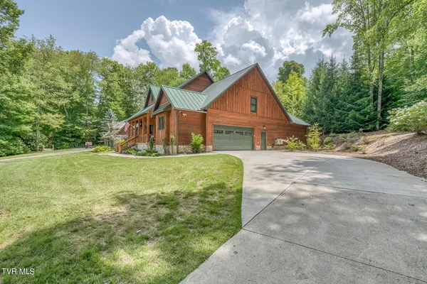 $770,000 | 275 Settlers Secret, Mountain City, TN 37683