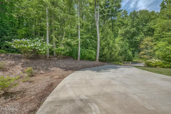 $770,000 | 275 Settlers Secret, Mountain City, TN 37683