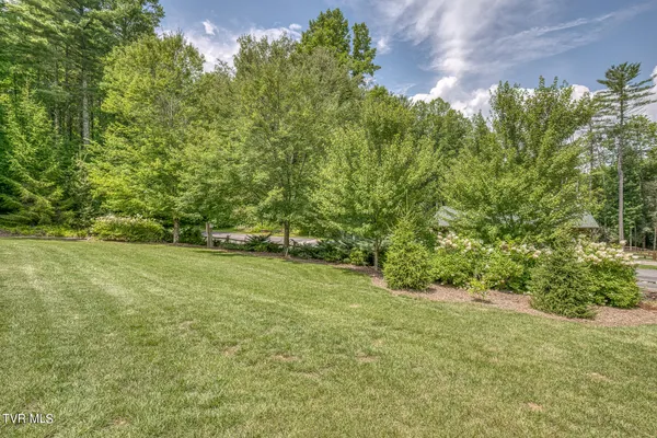 $770,000 | 275 Settlers Secret, Mountain City, TN 37683