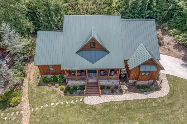 $770,000 | 275 Settlers Secret, Mountain City, TN 37683