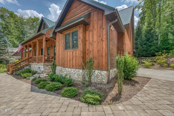 $770,000 | 275 Settlers Secret, Mountain City, TN 37683