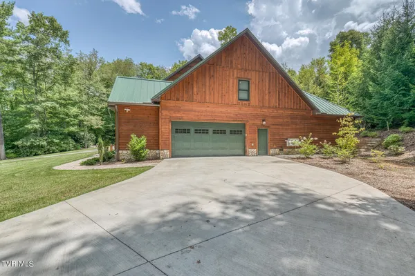 $770,000 | 275 Settlers Secret, Mountain City, TN 37683