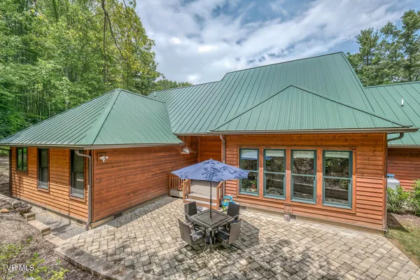 $770,000 | 275 Settlers Secret, Mountain City, TN 37683