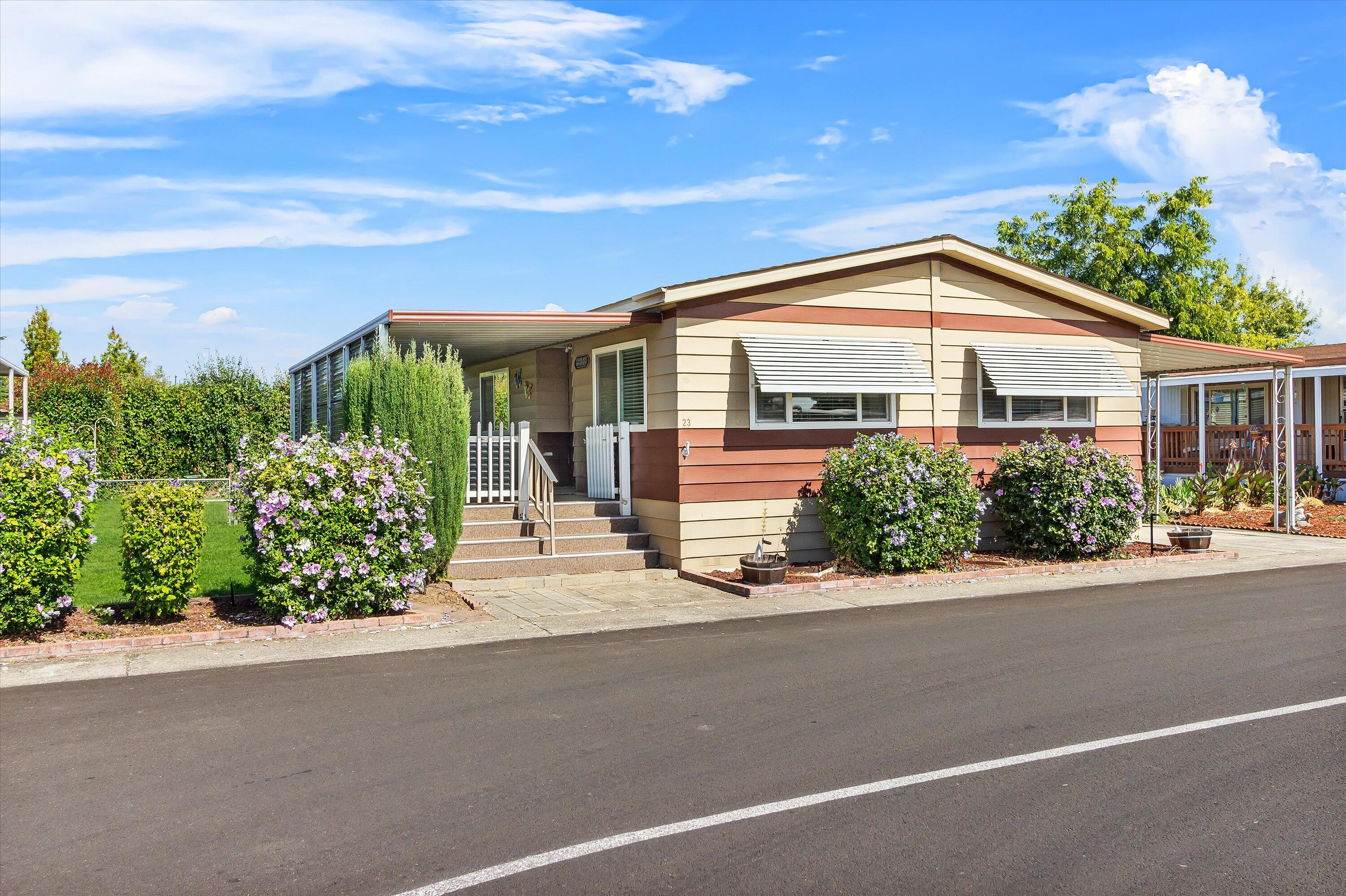 301 Freeman Road, Unit 23 Central Point, OR 97502 - Photo 1 of 32 01-301 Freeman Rd Unit 23-1