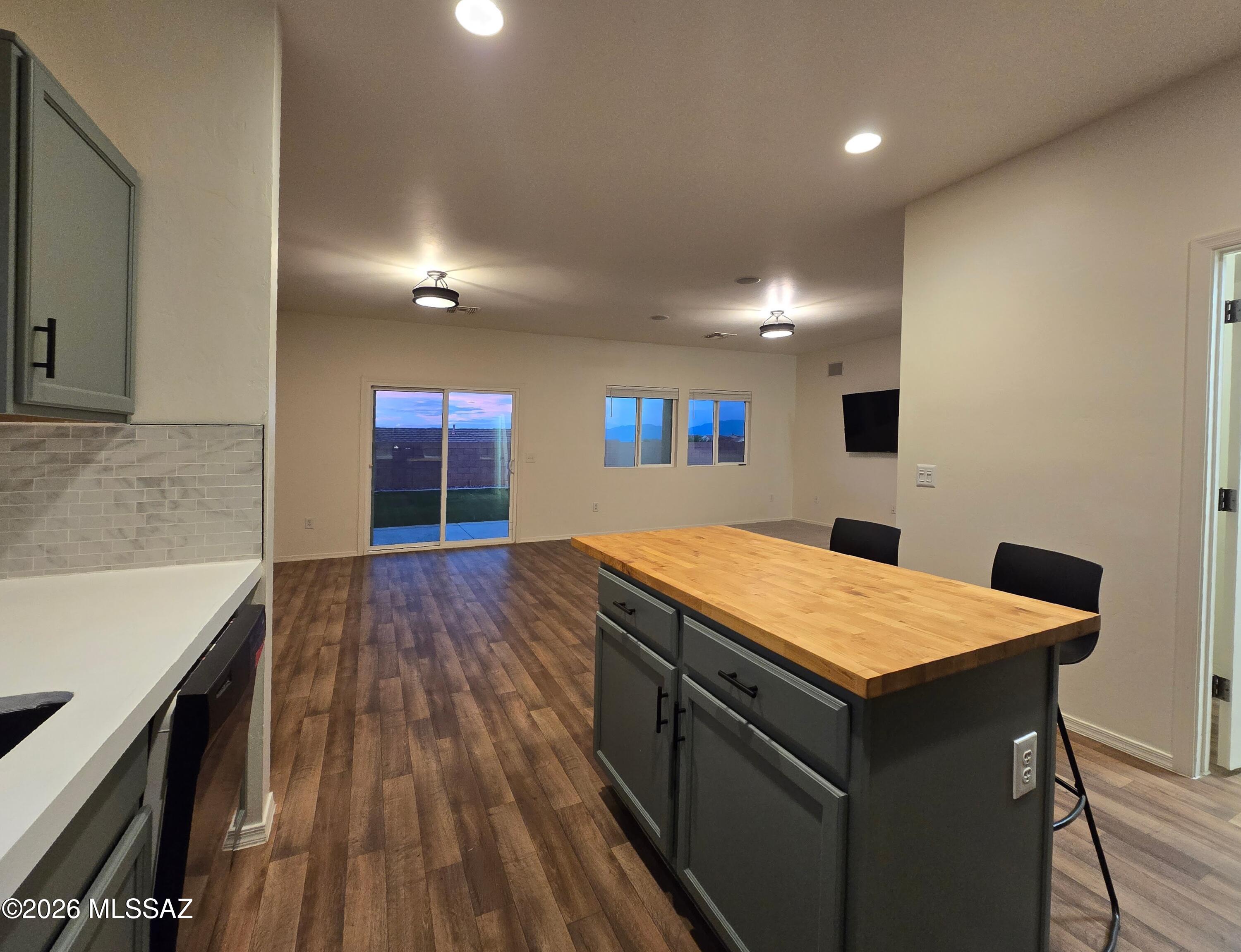 424 West R G Lee Place Vail, AZ 85641 - Photo 10 of 29 image