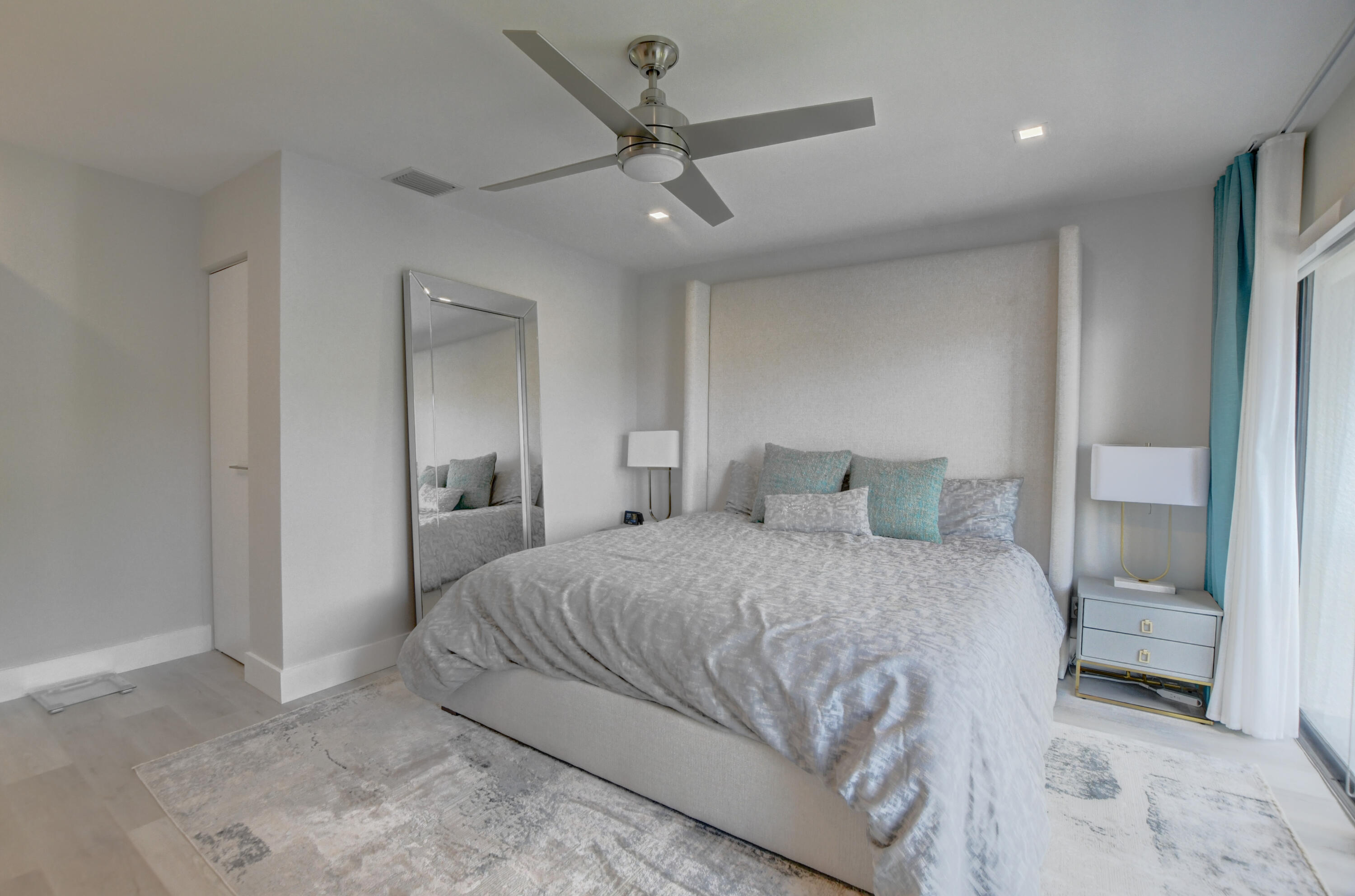 704 Bridgewood Drive Boca Raton, FL 33434 - Photo 19 of 32 21_ebf_0906_07_08_09_10