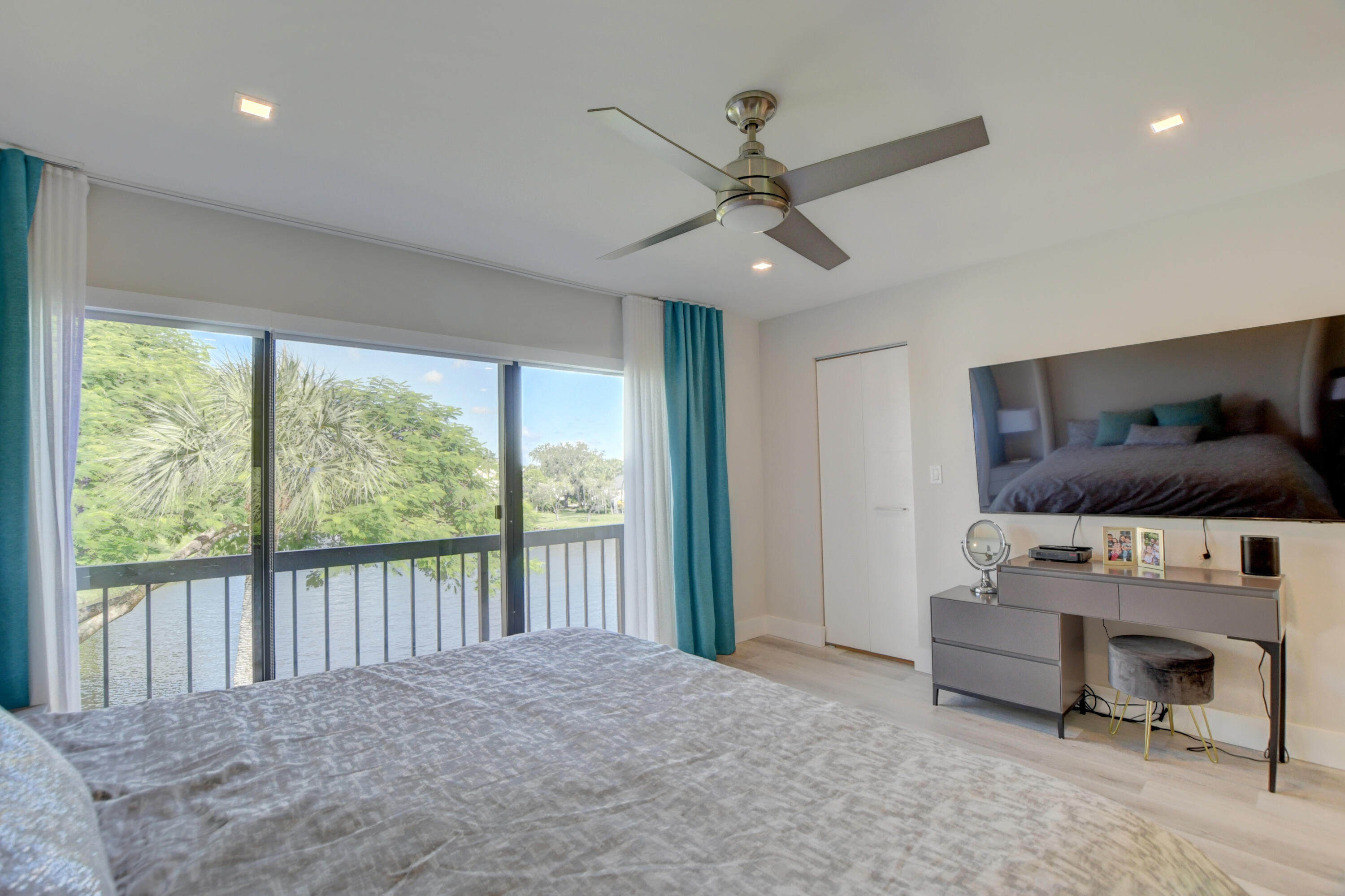 704 Bridgewood Drive Boca Raton, FL 33434 - Photo 20 of 32 22_ebf_0911_2_3_4_5