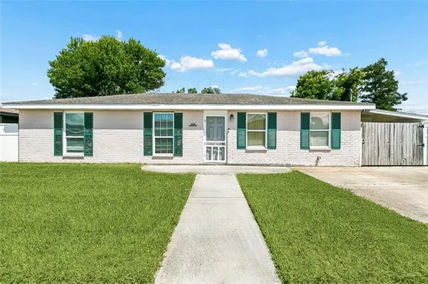 $185,000 | 2828 Guerra Drive, Violet, LA 70092