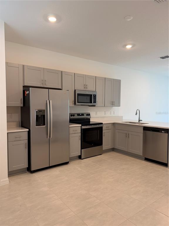 2882 Skyline Loop Kissimmee, FL 34758 - Photo 4 of 31