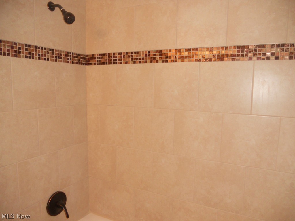 1106 Plainfield Road Cleveland, OH 44121 - Photo 8 of 16