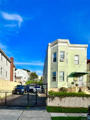 $799,000 | 82 Burhans Avenue, Yonkers, NY 10701