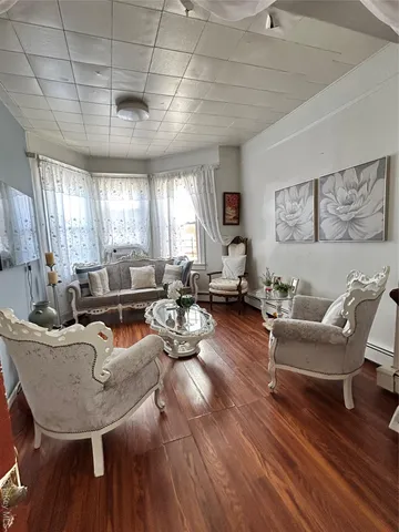 $799,000 | 82 Burhans Avenue, Yonkers, NY 10701