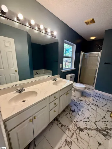 $2,150 | 4 Oyster Bay Court, Mauldin, SC 29662