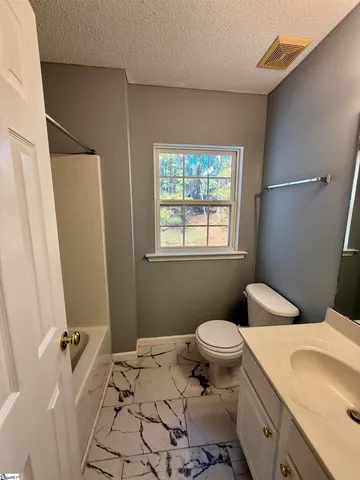 $2,150 | 4 Oyster Bay Court, Mauldin, SC 29662