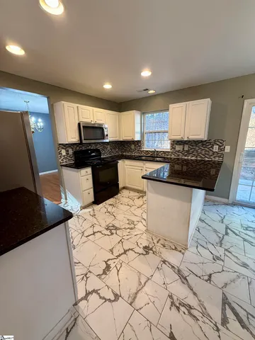 $2,150 | 4 Oyster Bay Court, Mauldin, SC 29662