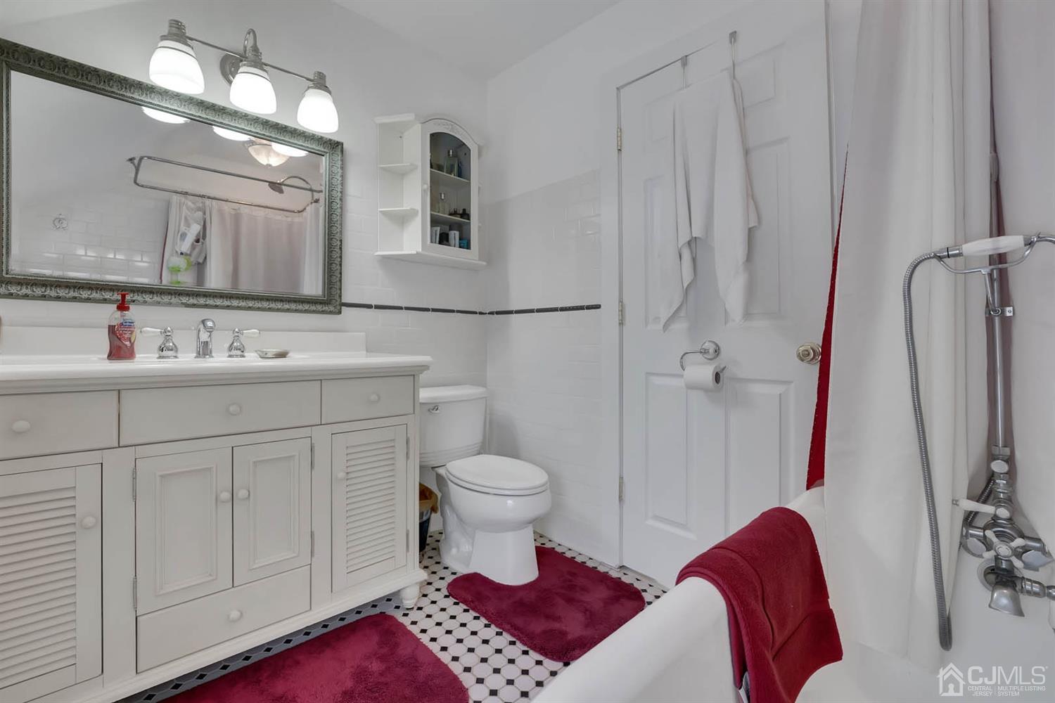 233 Rhode Hall Road Monroe Township, NJ 08831 - Photo 11 of 17 Gallery Image 11