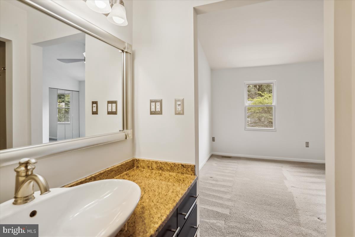 18 Kinsman View Circle Silver Spring, MD 20901 - Photo 21 of 58