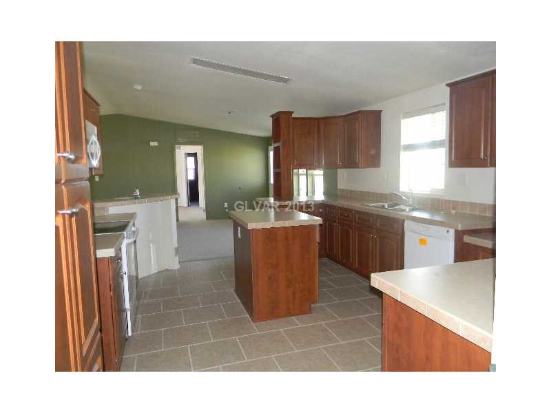 4581 West Dyer Road Pahrump, NV 89048 - Photo 14 of 22 Kitchen.